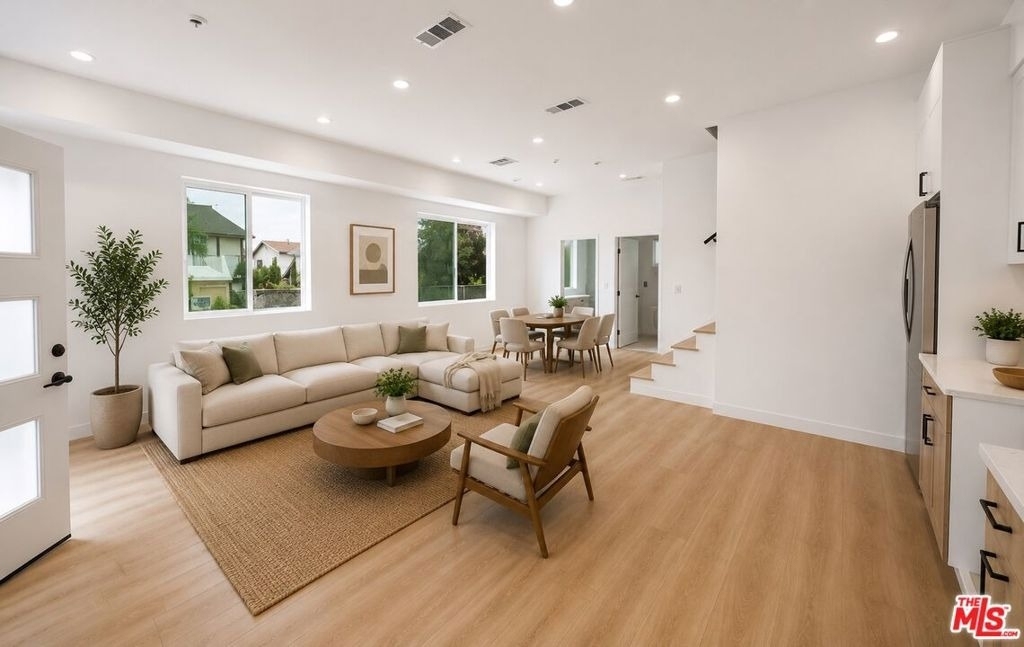 11223 Tiara Street - Photo 3