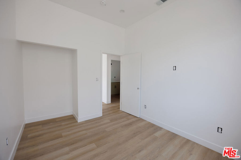11223 Tiara Street - Photo 18