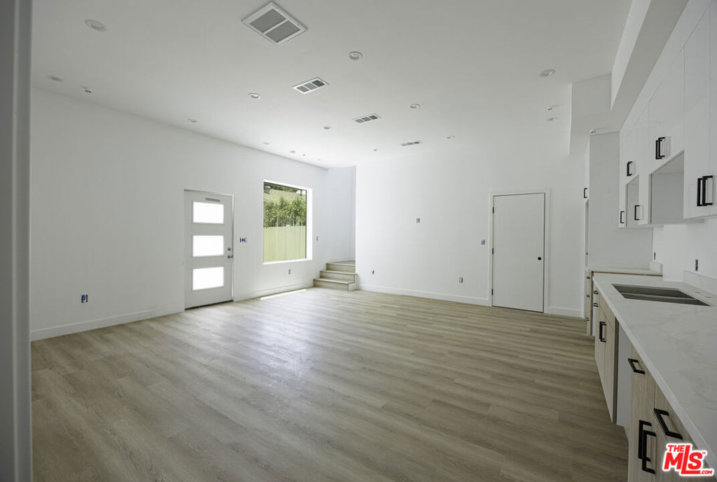 11223 Tiara Street - Photo 22