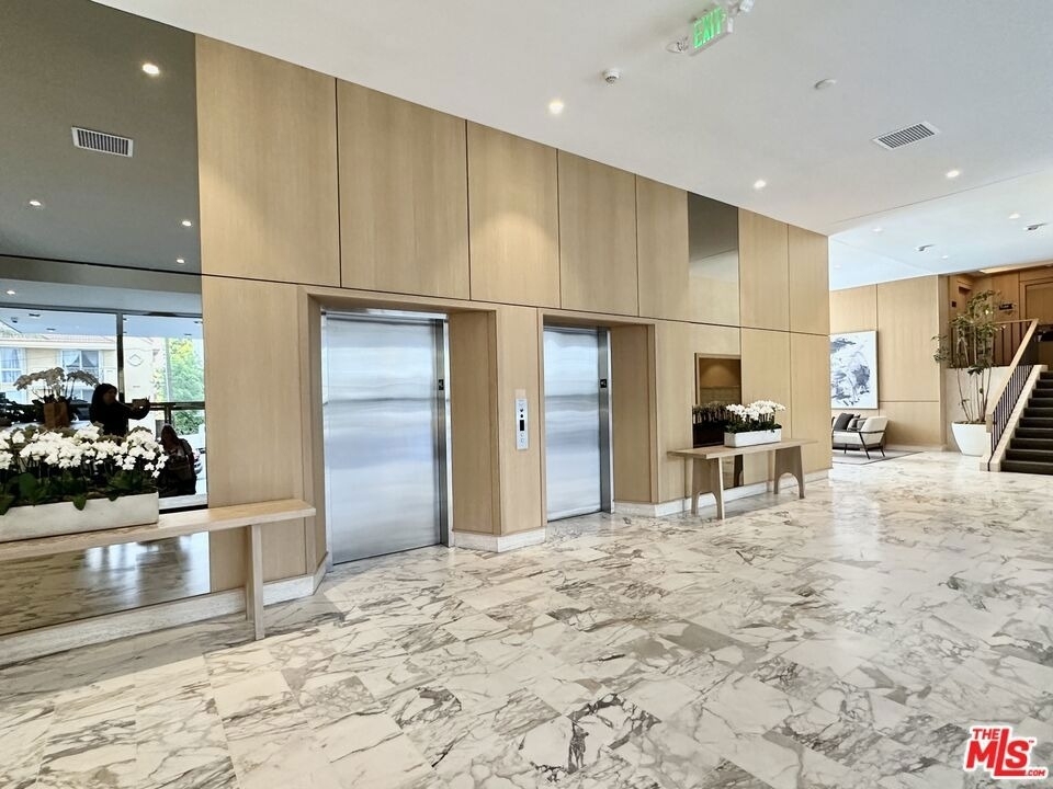 999 Doheny Drive - Photo 14