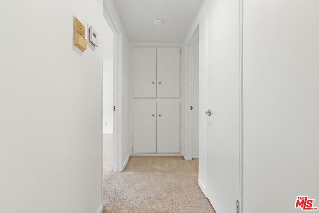 1828 Barry Avenue - Photo 18