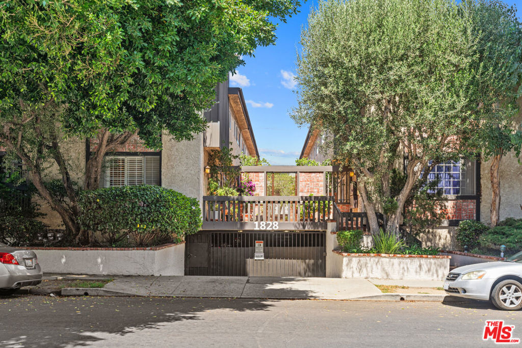 1828 Barry Avenue - Photo 35