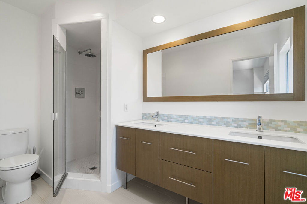 1828 Barry Avenue - Photo 29