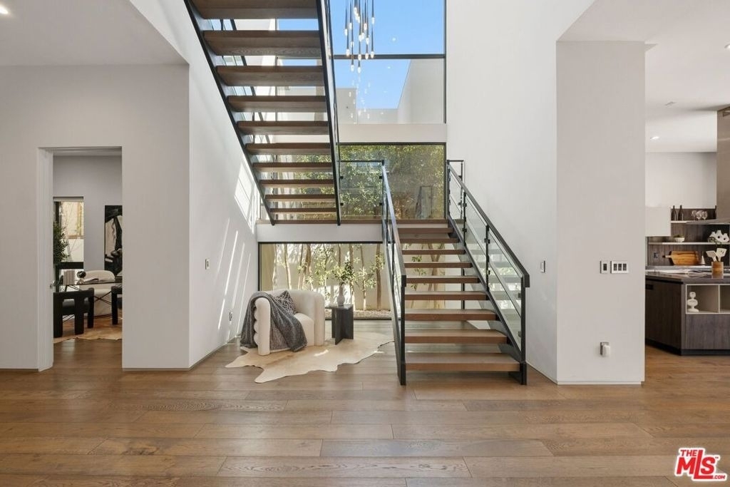 6252 Drexel Avenue - Photo 2