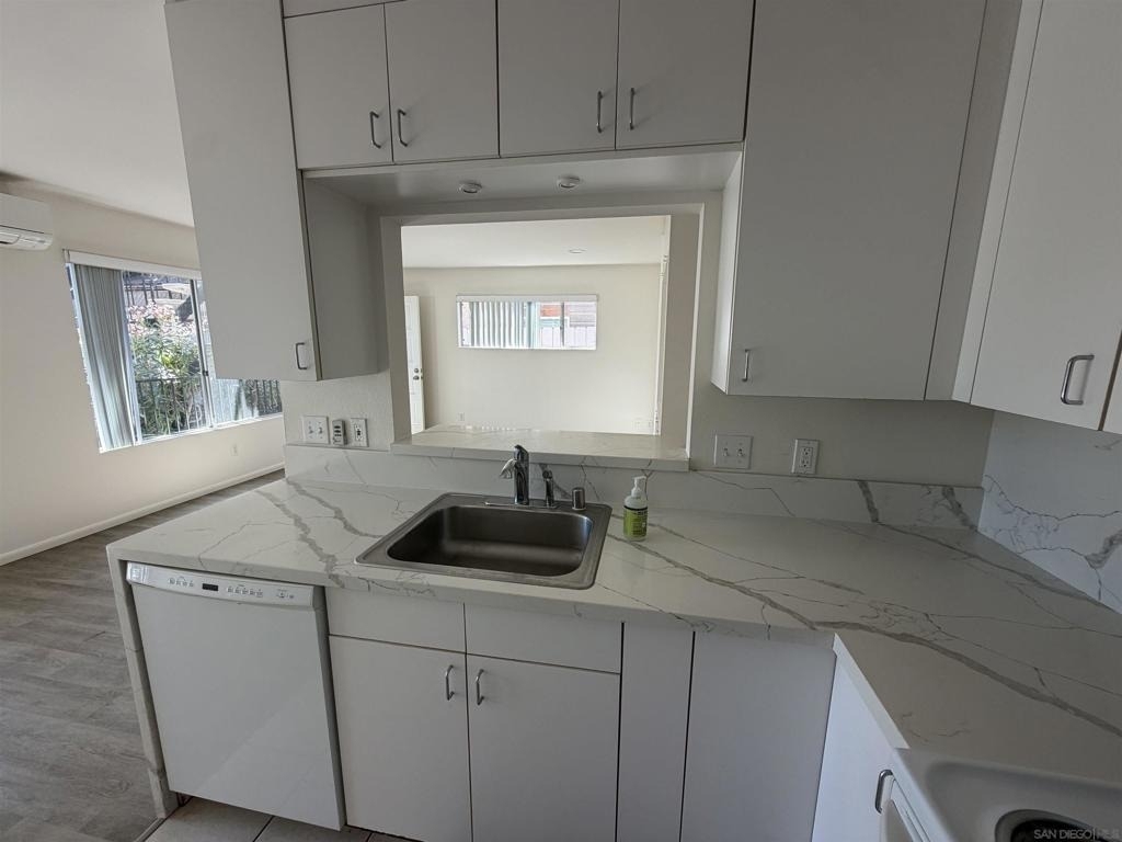 1112 Thomas Avenue - Photo 11