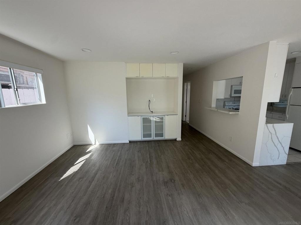 1112 Thomas Avenue - Photo 5