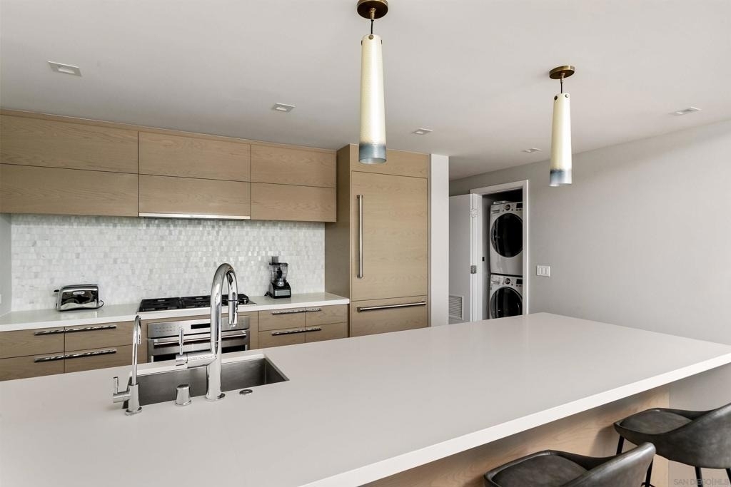 888 W E Street - Photo 7