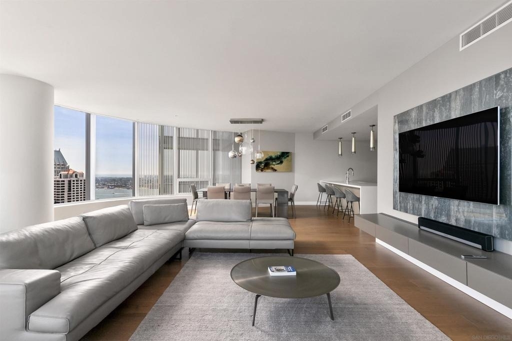 888 W E Street - Photo 4