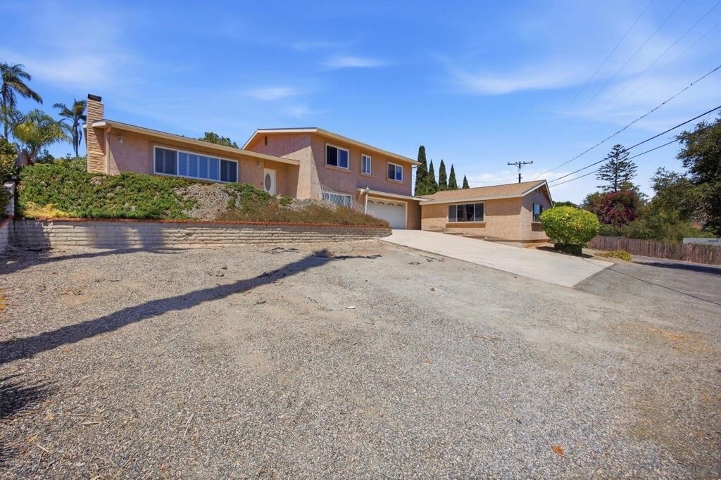 352 Beaumont Drive - Photo 1