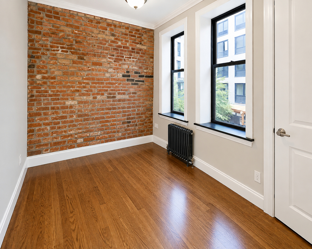 Avenue B - Photo 1