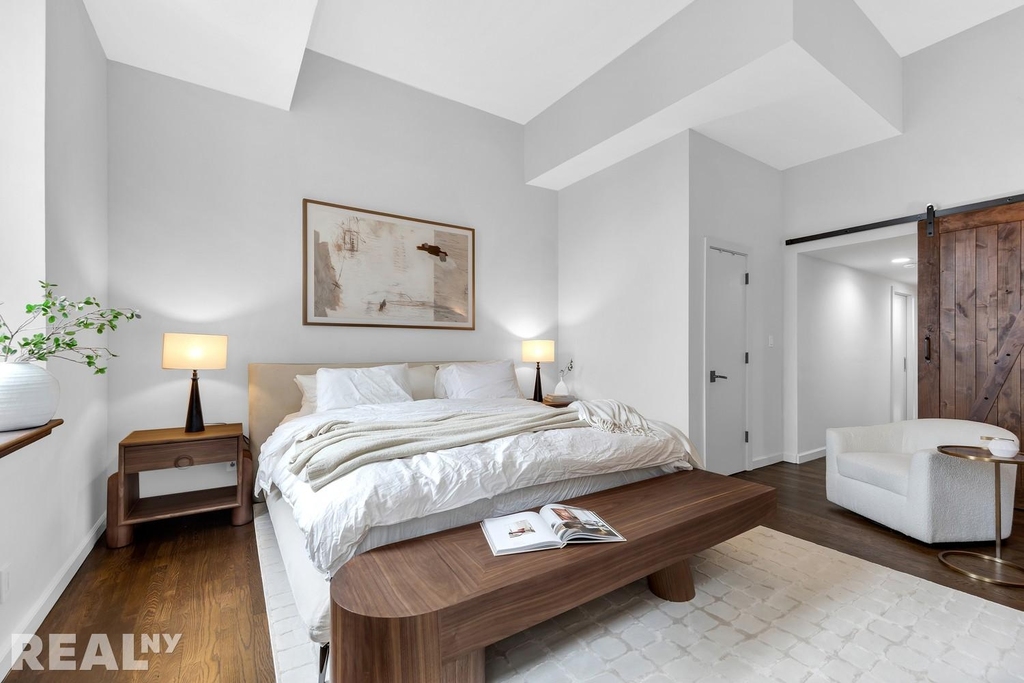 305 Second Avenue - Photo 8