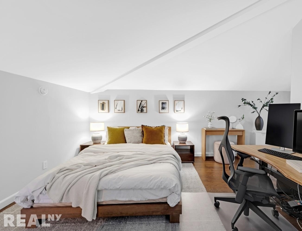 305 Second Avenue - Photo 11