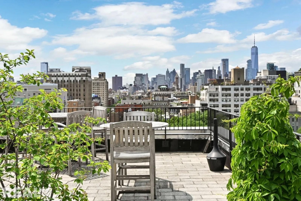 305 Second Avenue - Photo 15