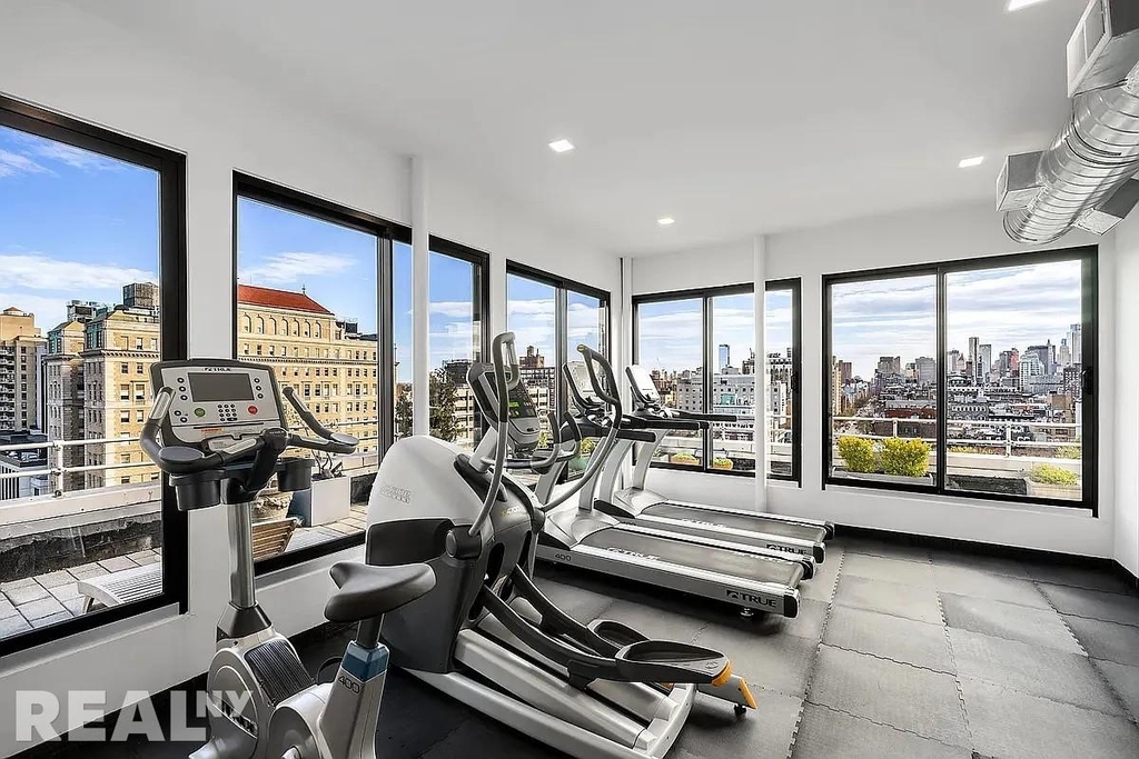 305 Second Avenue - Photo 17