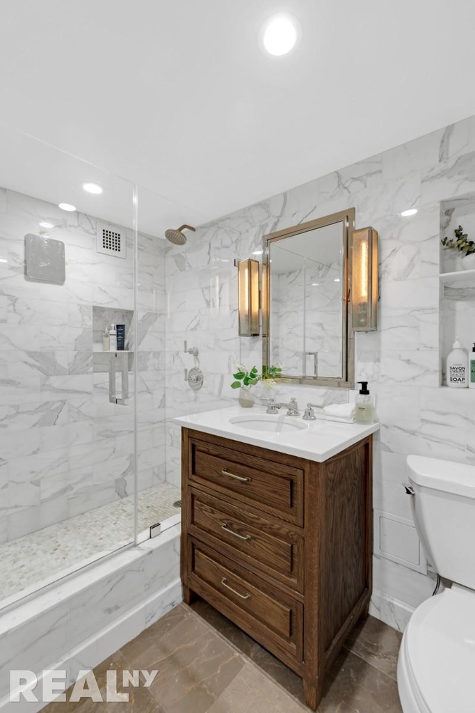 305 Second Avenue - Photo 9