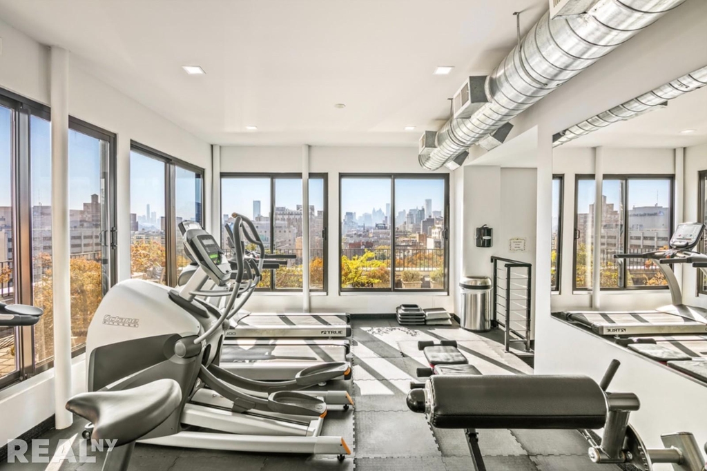 305 Second Avenue - Photo 18