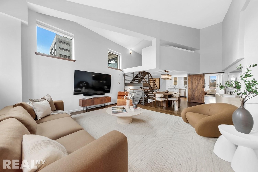 305 Second Avenue - Photo 1