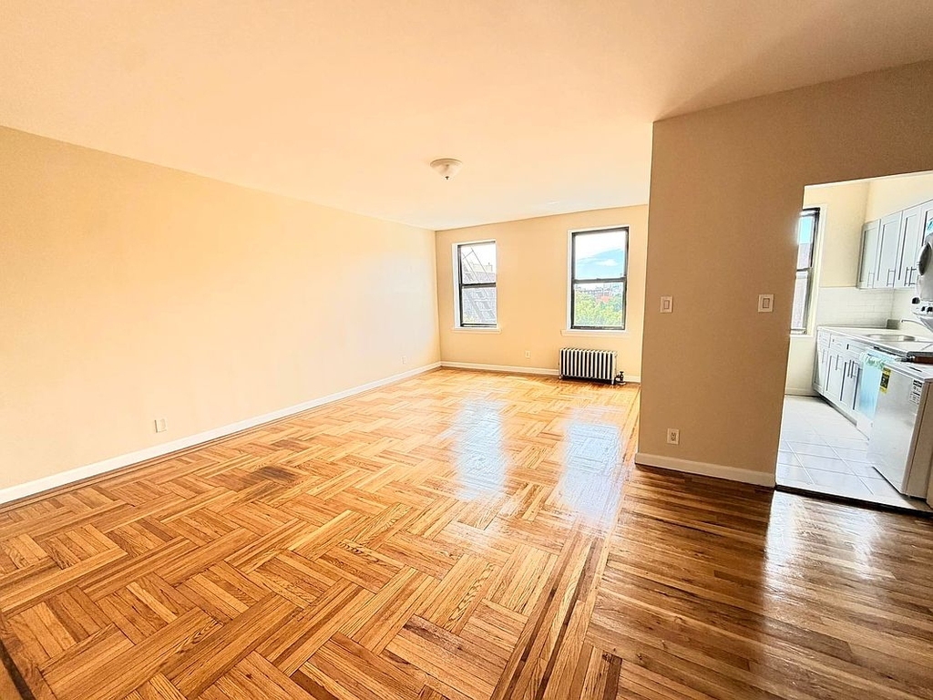 Bowne Street - Photo 1