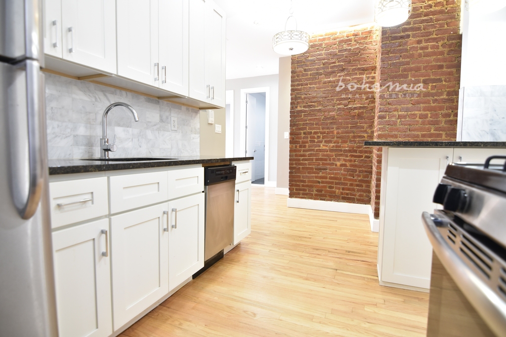 Wadsworth Avenue - Photo 3