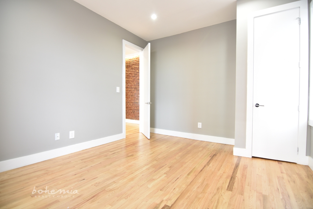 Wadsworth Avenue - Photo 9