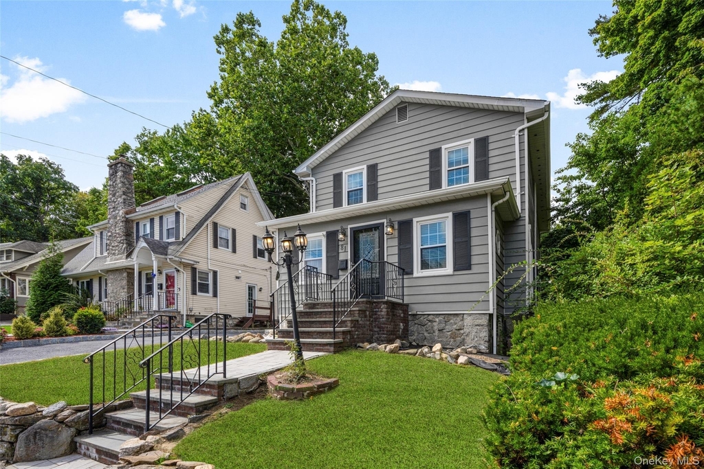 81 Chestnut Avenue - Photo 1