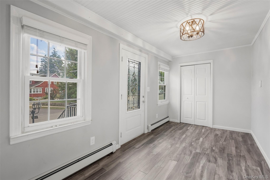 81 Chestnut Avenue - Photo 2