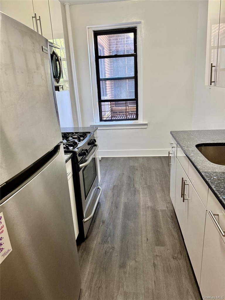 3721 80 Street - Photo 4