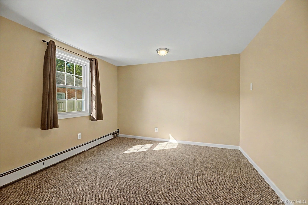 28 Roundhill Drive - Photo 7