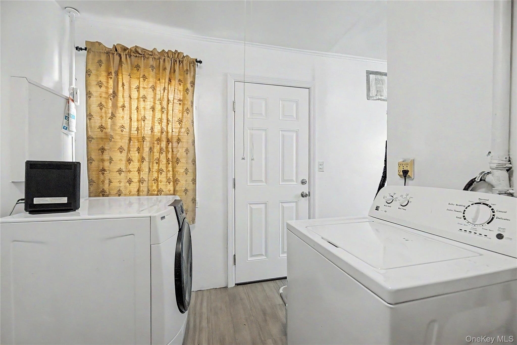 28 Roundhill Drive - Photo 8