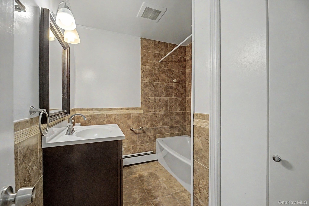 28 Roundhill Drive - Photo 9