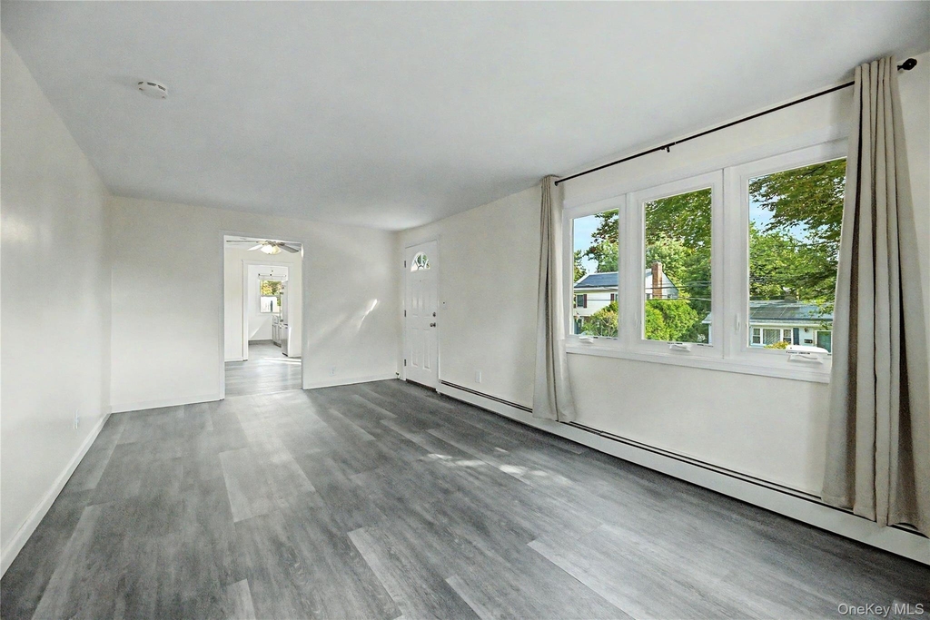 28 Roundhill Drive - Photo 3