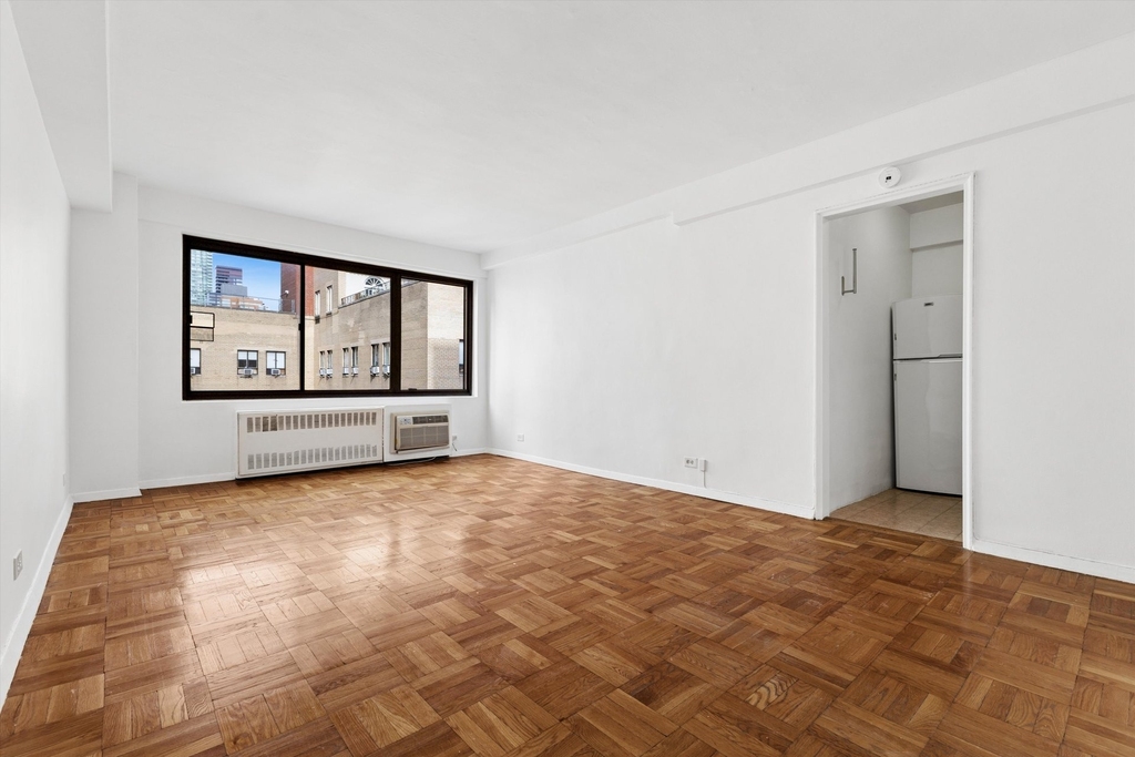 225 E 46th Street - Photo 0