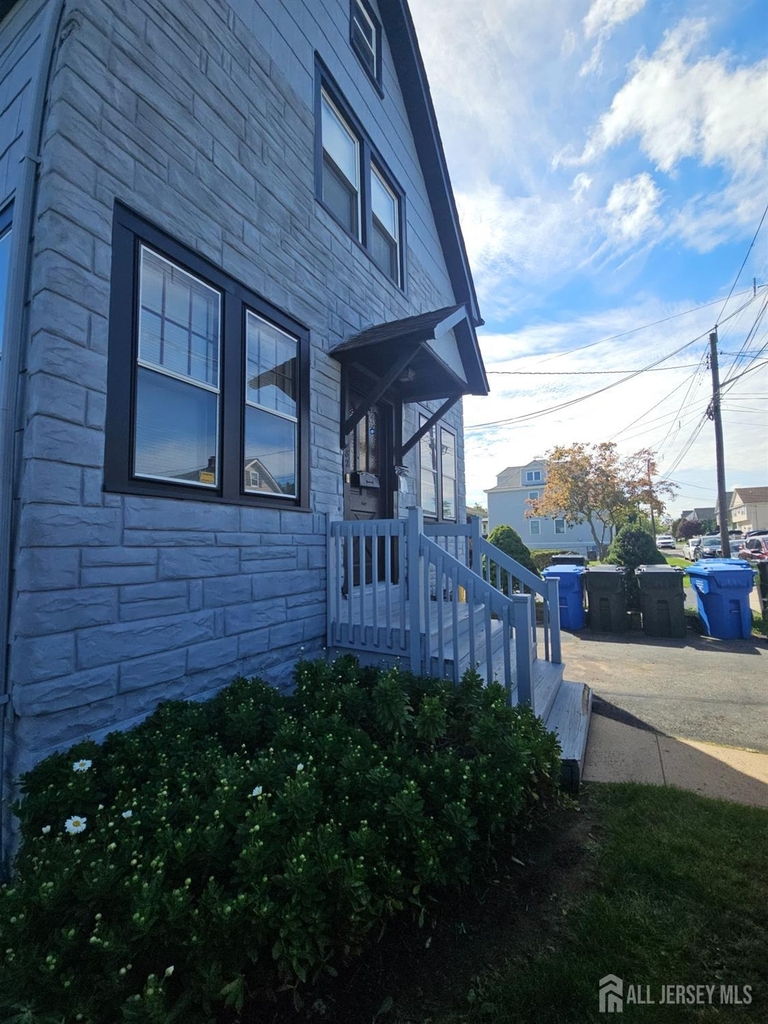 582 Mereline Avenue - Photo 10