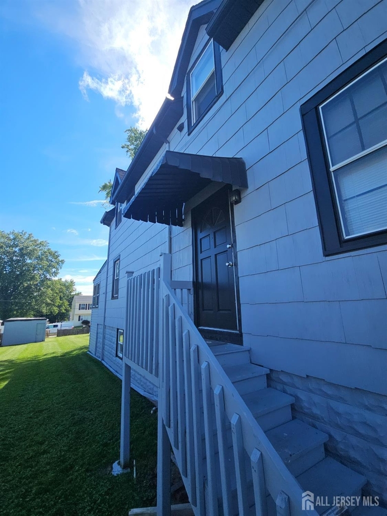 582 Mereline Avenue - Photo 8