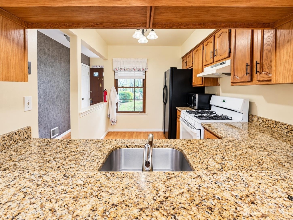107 Woodbridge Commons Way - Photo 11