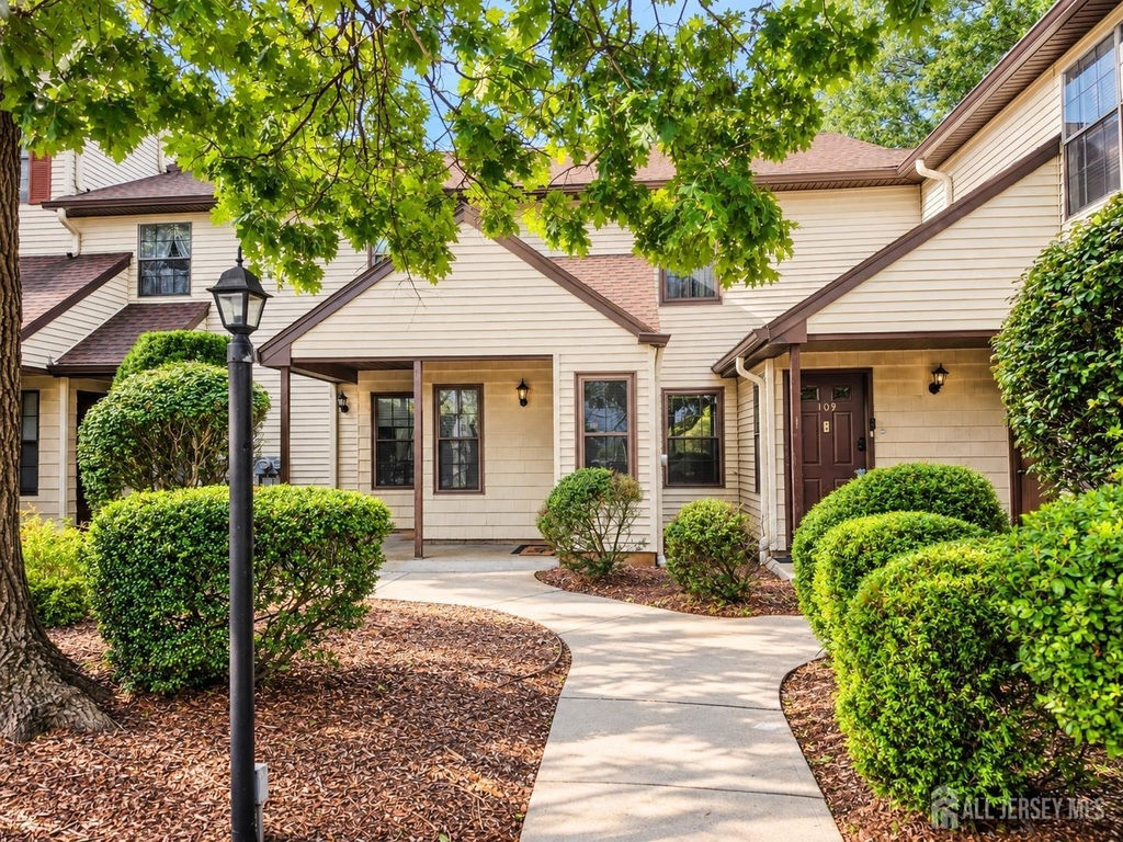 107 Woodbridge Commons Way - Photo 1