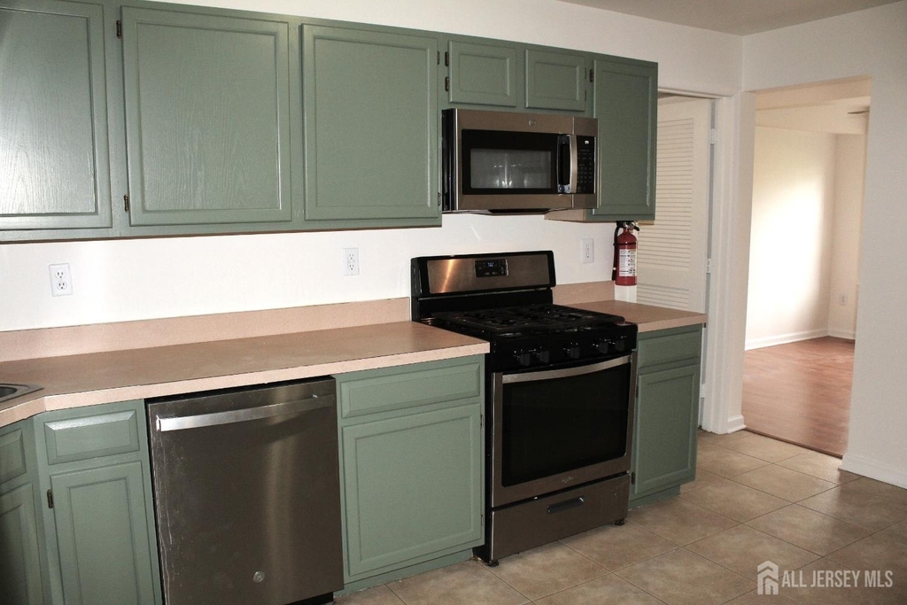 306 Plymouth Road - Photo 9