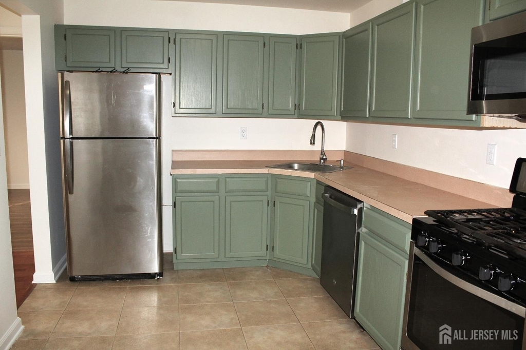 306 Plymouth Road - Photo 8