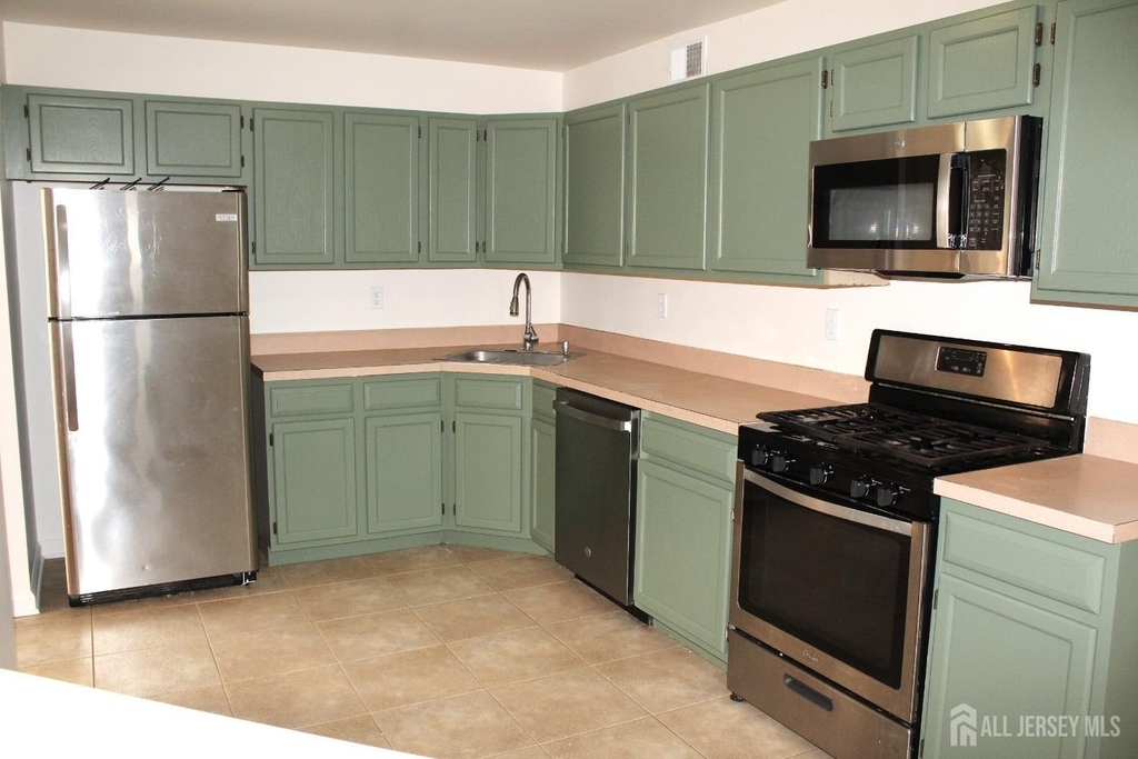 306 Plymouth Road - Photo 10