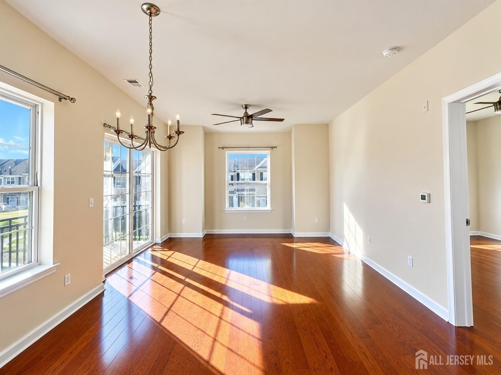 728 Strassle Way - Photo 4