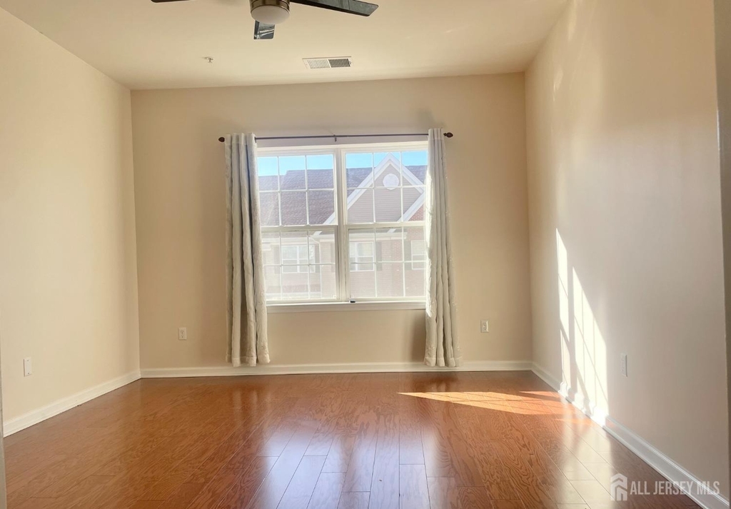 728 Strassle Way - Photo 12