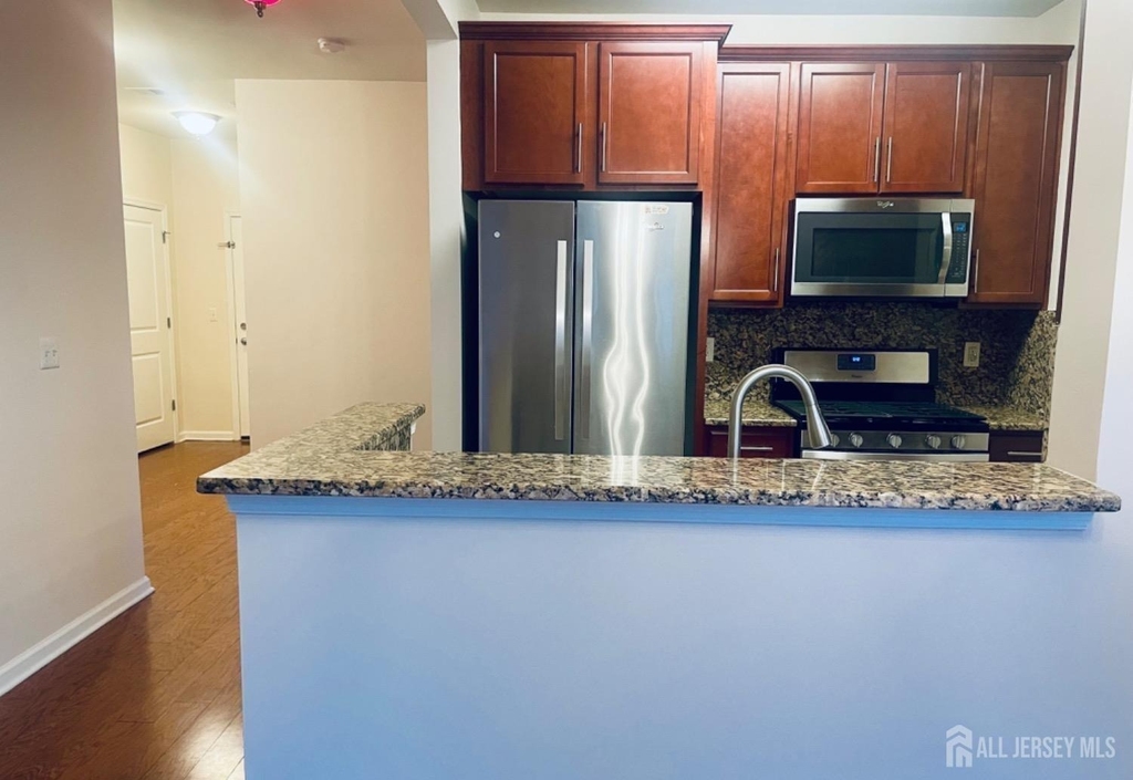 728 Strassle Way - Photo 3