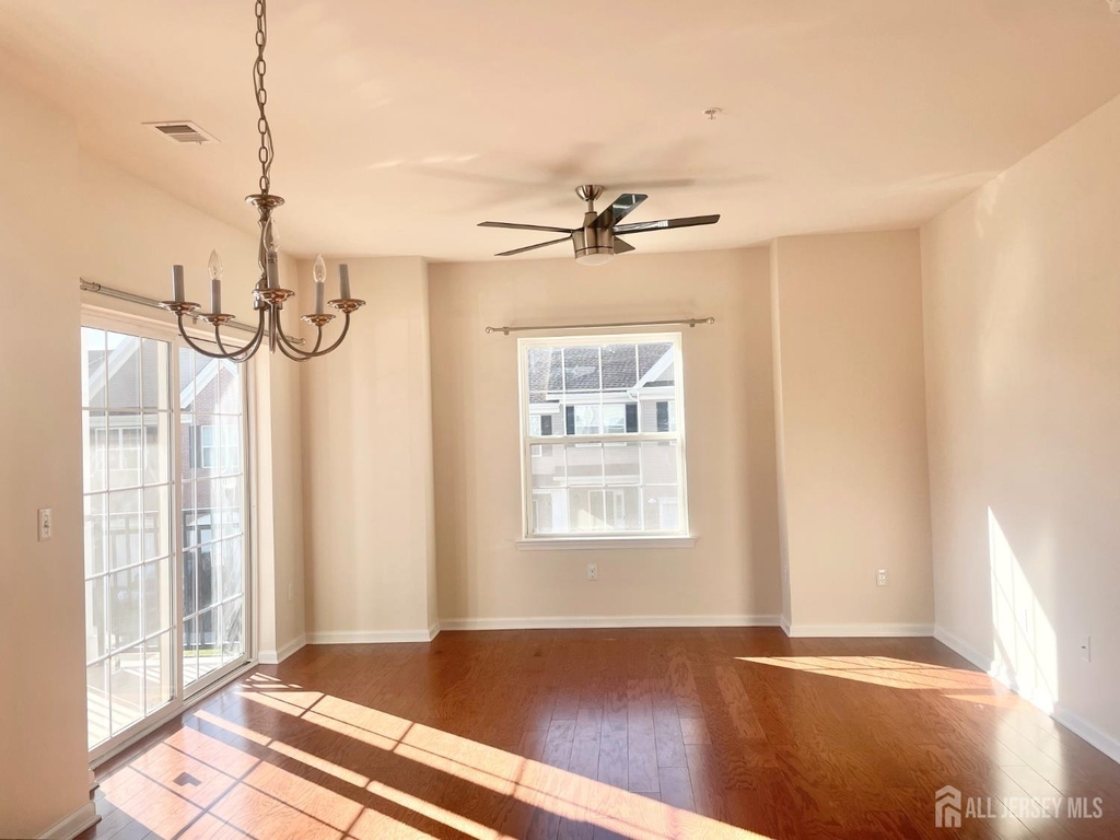 728 Strassle Way - Photo 5
