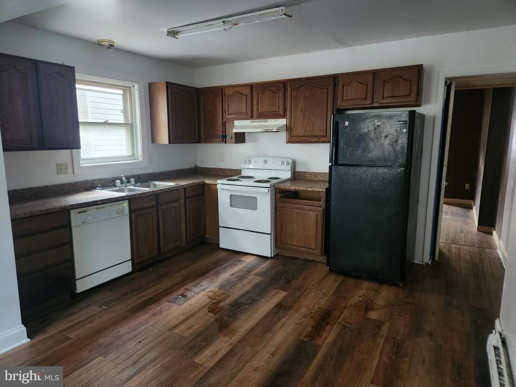 248 Fairview Street - Photo 4