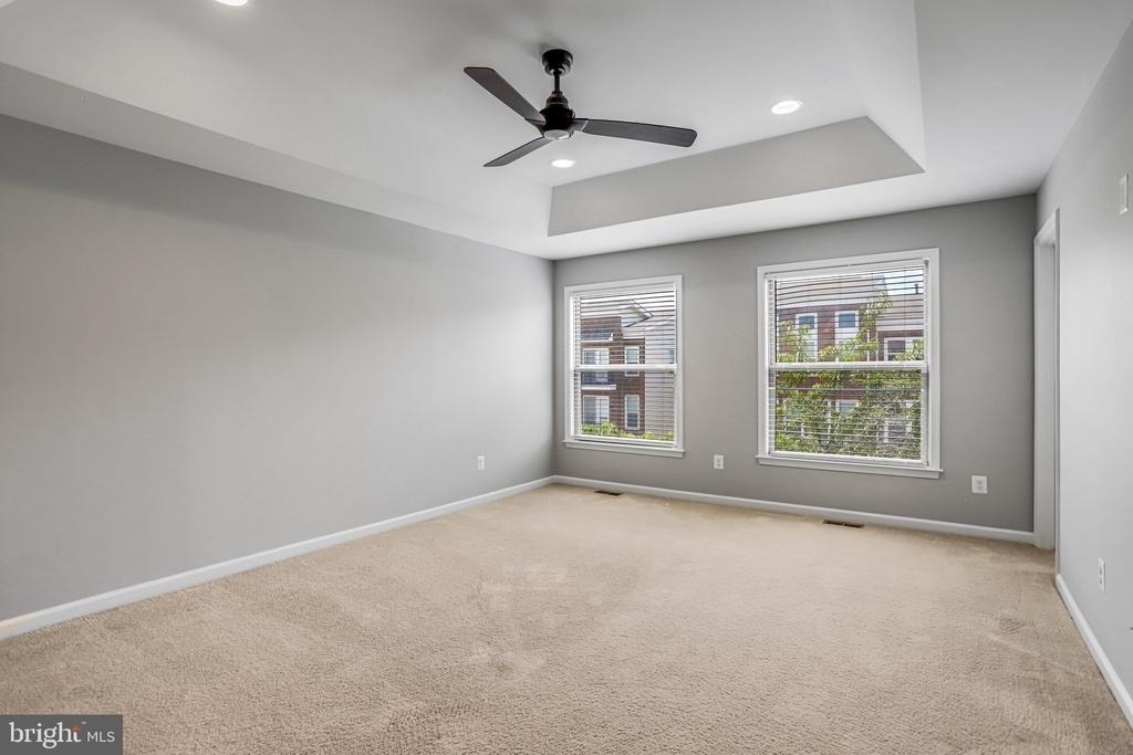 42274 Hampton Woods Terrace - Photo 15