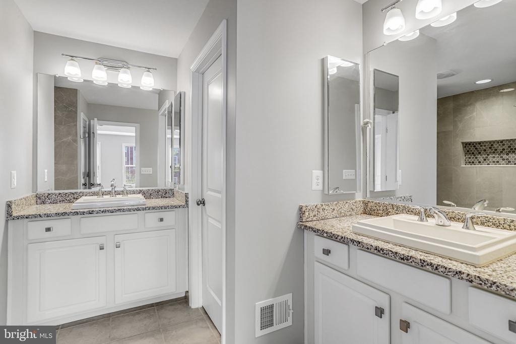42274 Hampton Woods Terrace - Photo 18