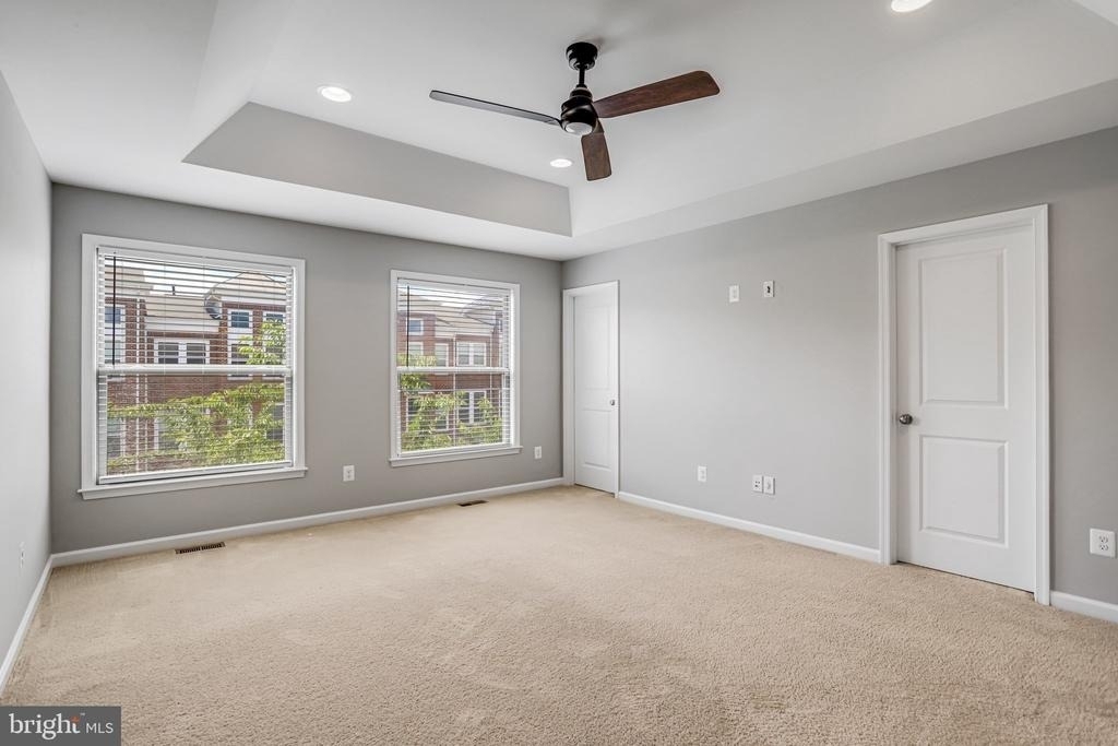 42274 Hampton Woods Terrace - Photo 16