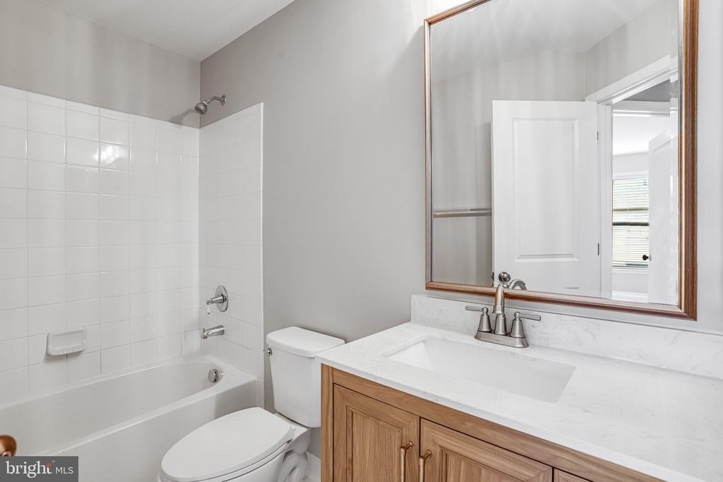 42274 Hampton Woods Terrace - Photo 14