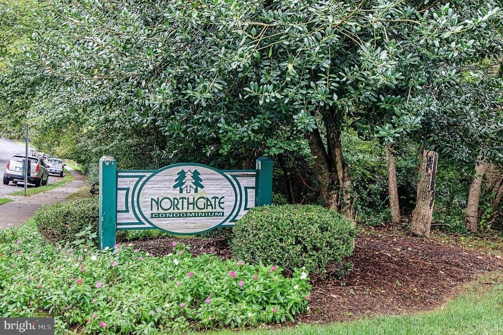 1523 Northgate Square - Photo 32