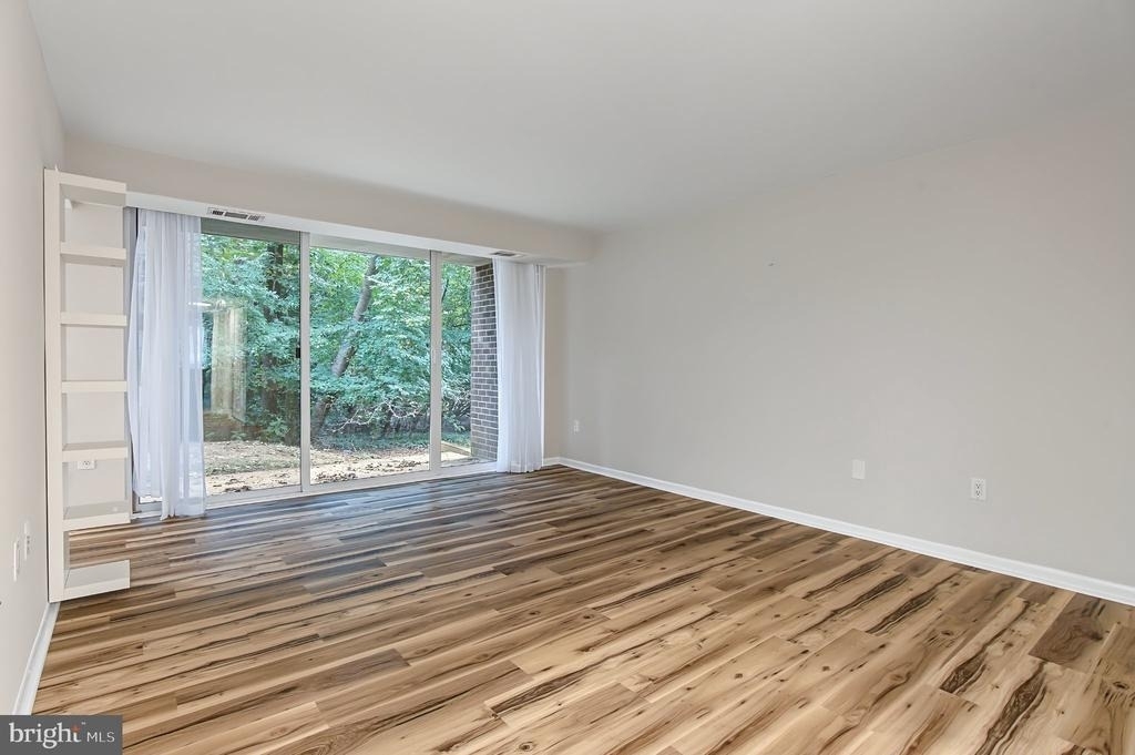 1523 Northgate Square - Photo 5